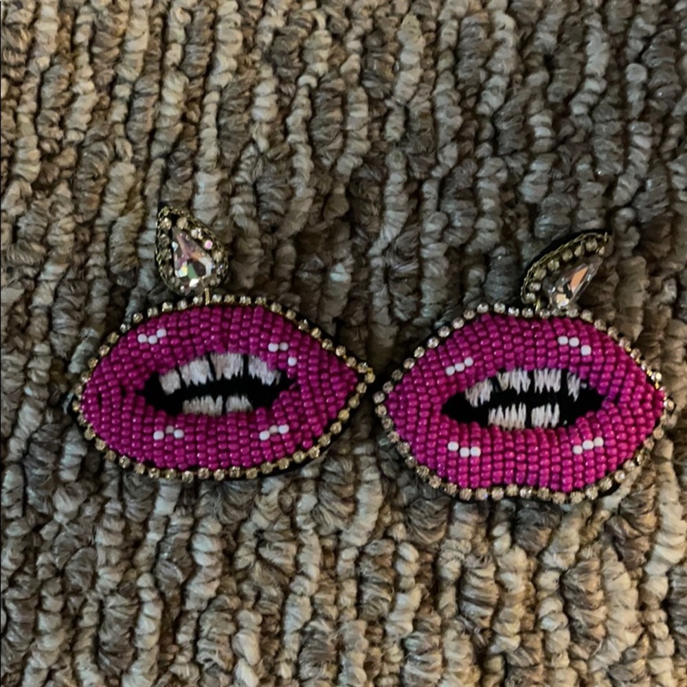St raine baby glam box earrings